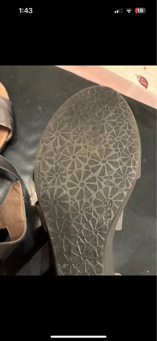 Sandalias de piel plateadas Talla 39