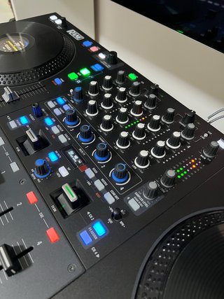 Controlador DJ Rane Four + mesa soporte +cubierta