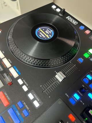 Controlador DJ Rane Four + mesa soporte +cubierta