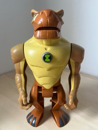 Figura Ben 10 Humungosaurio Alien Force