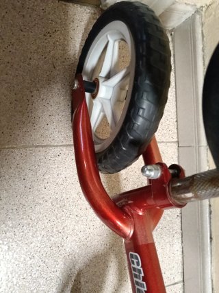 Bicicleta sin pedales Chicco Roja