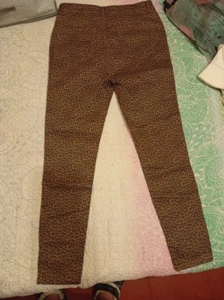 Pantalón leopardo elástico talla 42 pequeña