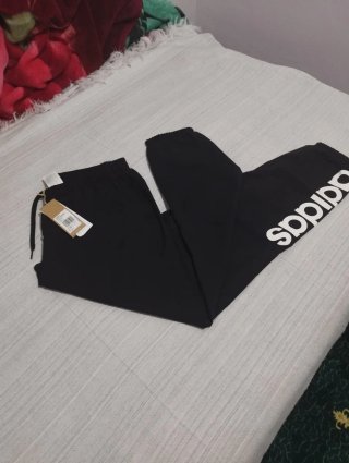 Pantalón chándal Adidas negro