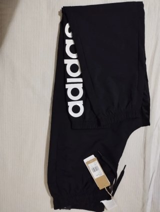 Pantalón chándal Adidas negro