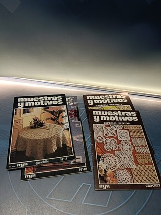 5 REVISTAS, MUESTRAS Y MOTIVOS CROCHET. ESPECIAL PUNTOS. 1 Y 2 Y 3 NUMEROS-GANCHILLO. GRAPA.