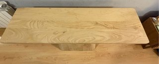 Consola de madera estilo moderno