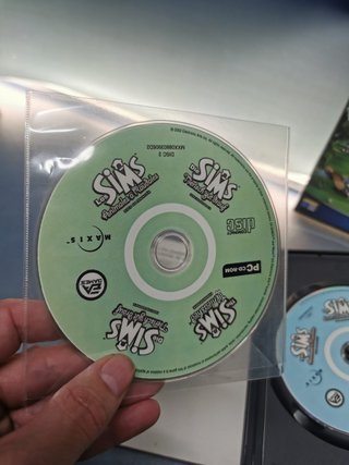 Lote 2 videojuegos PC, Los Sims, animales a raudales + Sim Golf
