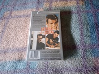 VHS La Vida Sigue Igual Original!