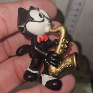 Figura Félix el Gato con Saxofón