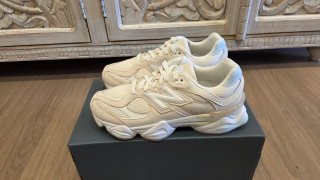New Balance 9060 Sea Salt Talla 39