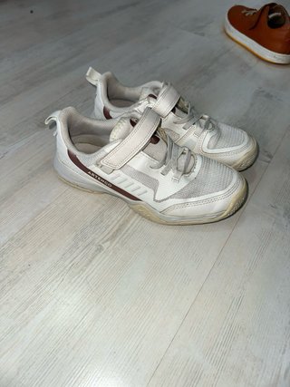 Zapatos blancos para niños