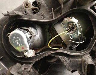 Renault 8200384024 faro derecho vel 2.0 16 5117079