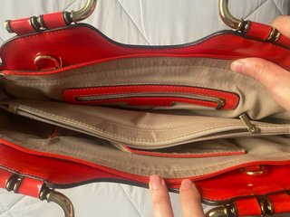 Bolso de hombro o bandolera rojo