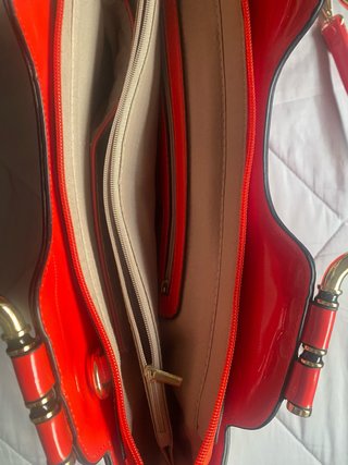 Bolso de hombro o bandolera rojo