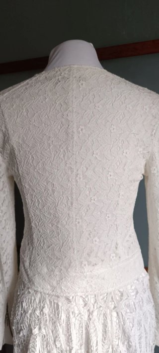 Cazadora de encaje blanca