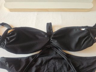 Costume intero Trikini nero con gioiello