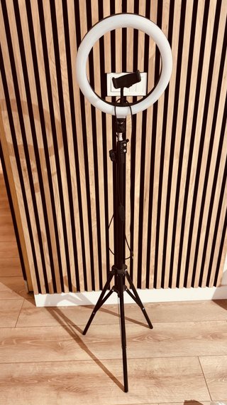 Aro de luz LED con soporte para móvil