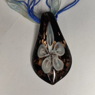 Colgante de cristal negro y dorado