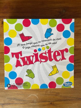 Lote de juegos de mesa: Twister, Gestos, Rush Hour