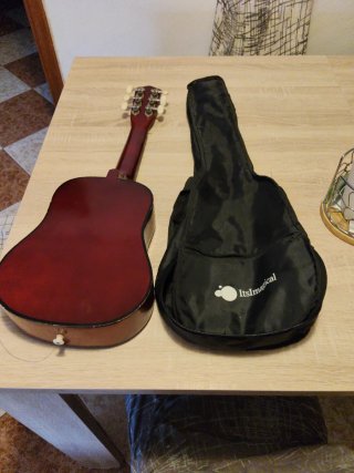 Guitarra infantil naranja