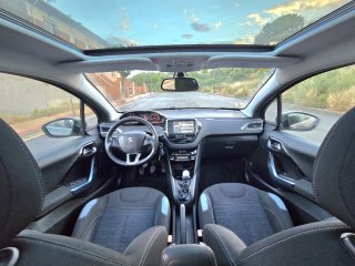 Peugeot 208 1.6hdi 113CV