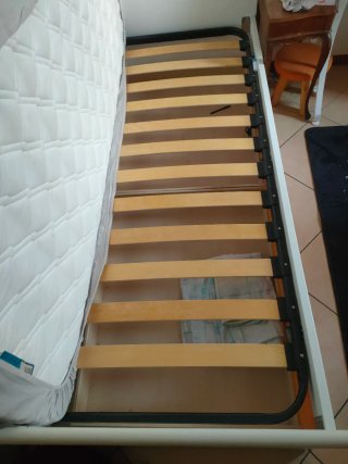 Letto singolo con cassetti