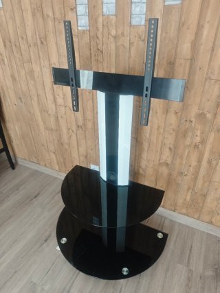 Soporte TV con ruedas