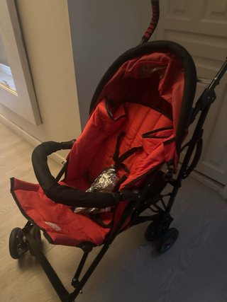 Cochecito de bebé plegable rojo