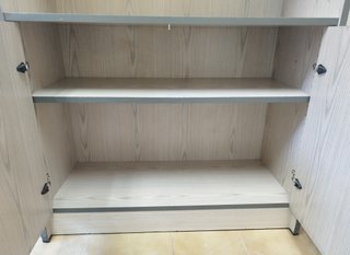 Estantería librería gris con armario