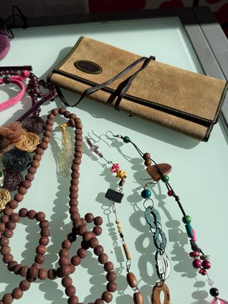 Lote bisutería varios collares y pulseras
