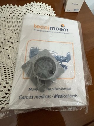 Cama ortopédica con colchón e incorporador