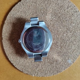 Reloj Guess Mujer Esfera Plateada.
