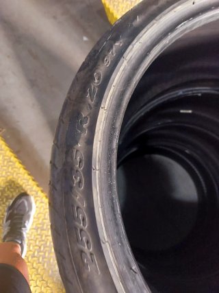 Neumáticos 255/30/20