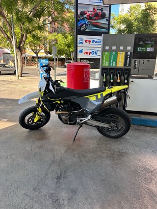 Husqvarna 701 SM Supermoto