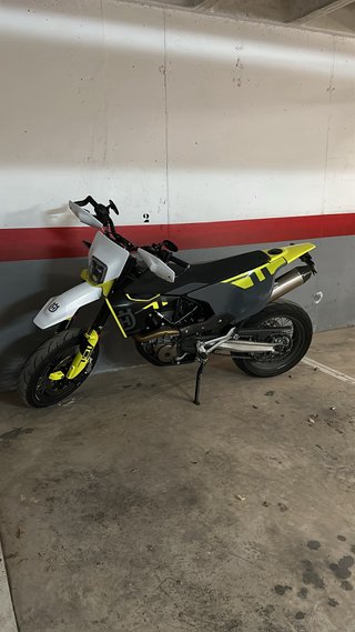 Husqvarna 701 SM Supermoto