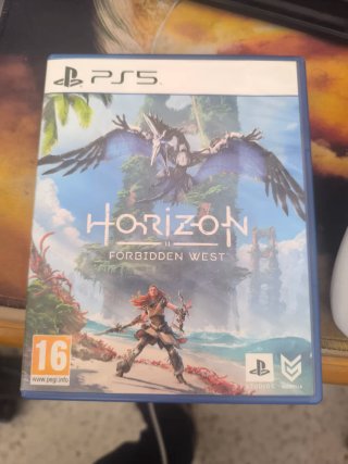 PS5 700GB con 4 juegos y caja original