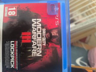 PS5 700GB con 4 juegos y caja original