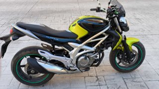 Suzuki SFV650 Gladius Negra/Verde