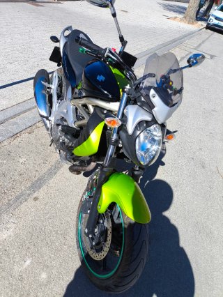 Suzuki SFV650 Gladius Negra/Verde