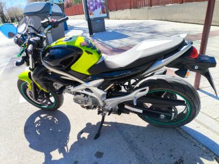 Suzuki SFV650 Gladius Negra/Verde