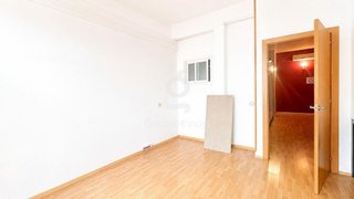 Local comercial en alquiler en Gavarra en Cornellà de Llobregat