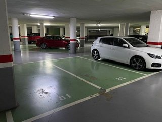 Garaje en alquiler en Les Tres Torres en Barcelona