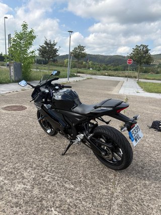 Yamaha YZF R125 Negra