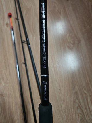 Caña de pescar feeder carbono nueva