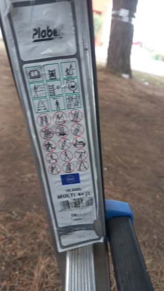 Escalera multiusos plegable