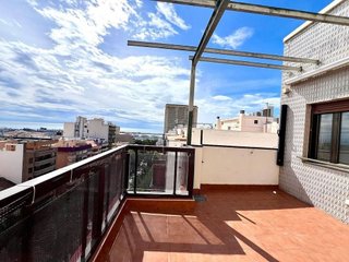 Ático en alquiler en Ensanche - Diputación en Alicante