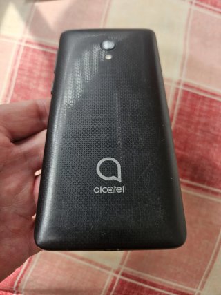 Lote 2 Móviles Huawei P8 Lite y Alcatel 1 Negro