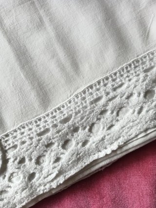 Juego de cama de algodón blanco con encaje