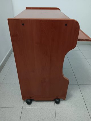Mesa de ordenador de madera