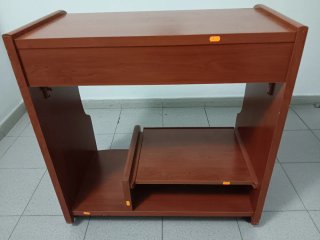 Mesa de ordenador de madera